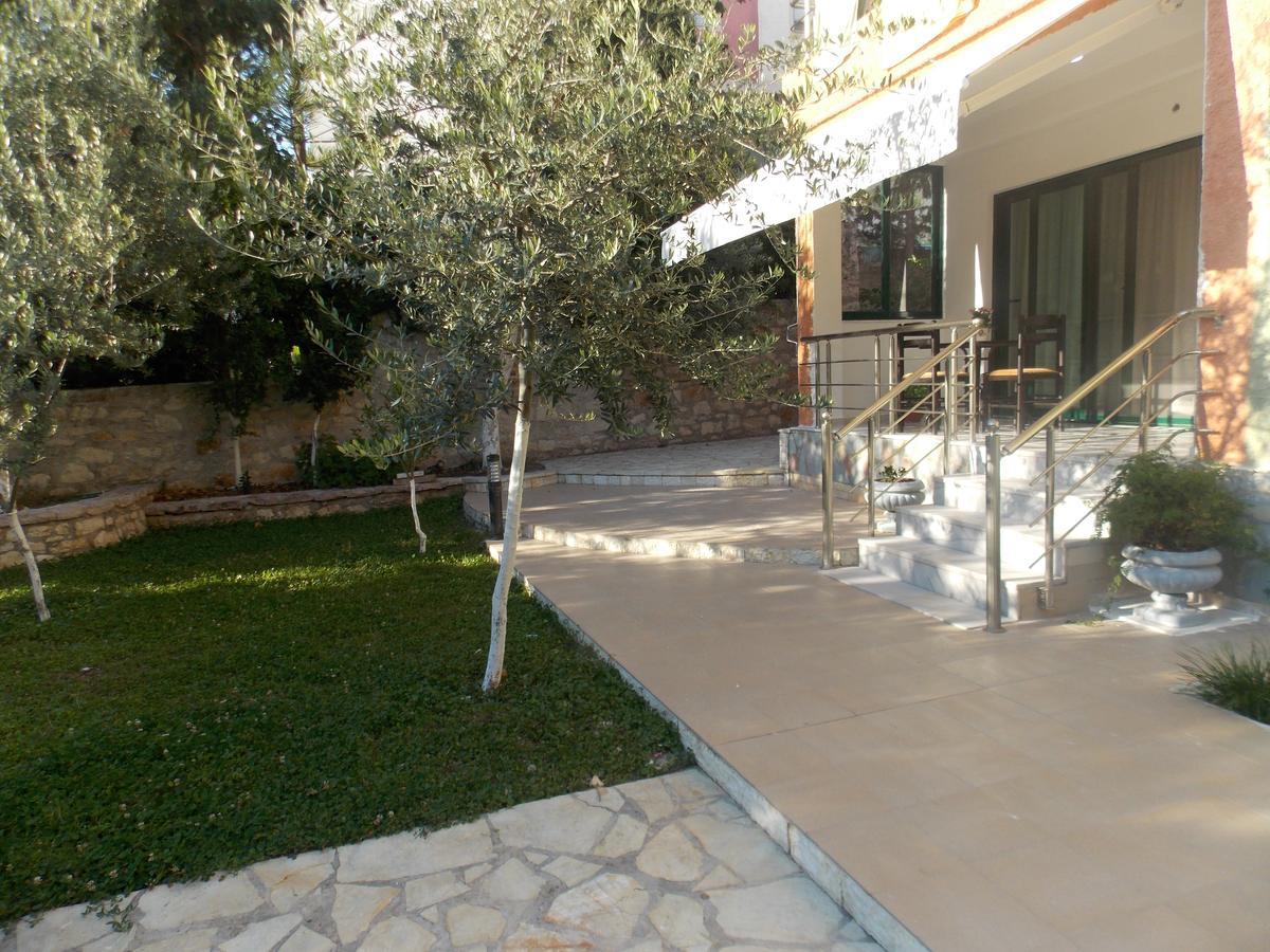 Elvin Apartments Sarande Bagian luar foto