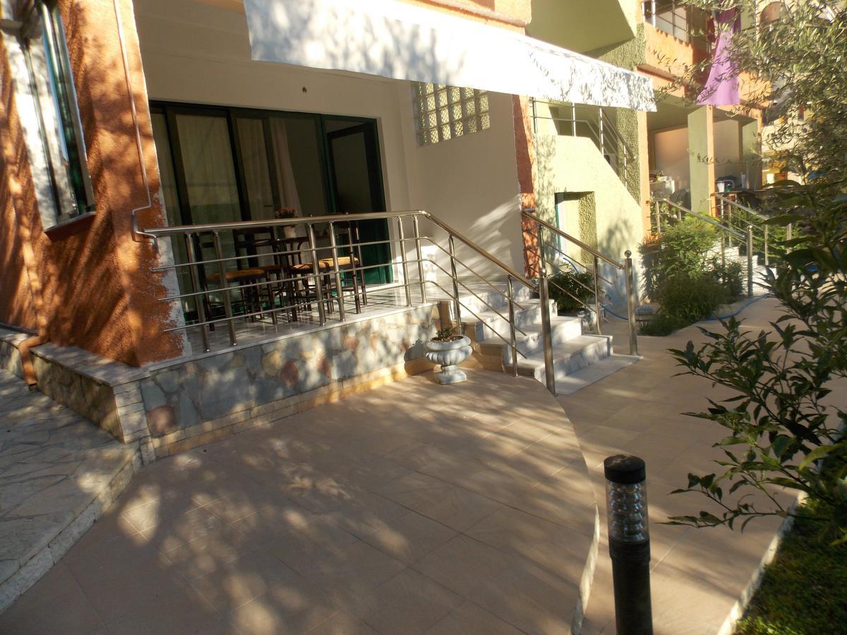 Elvin Apartments Sarande Bagian luar foto