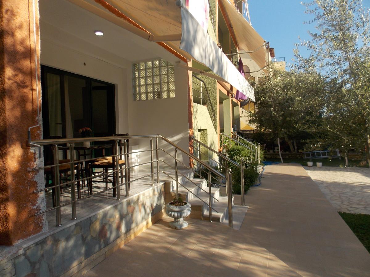 Elvin Apartments Sarande Bagian luar foto