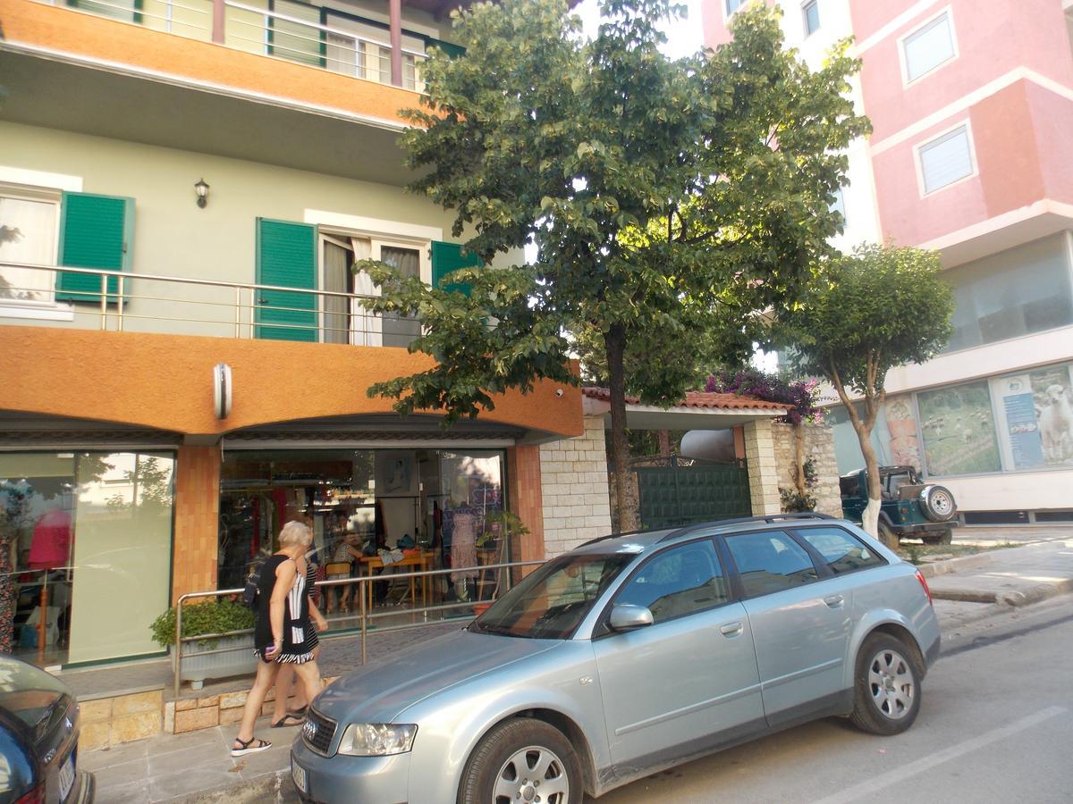Elvin Apartments Sarande Bagian luar foto