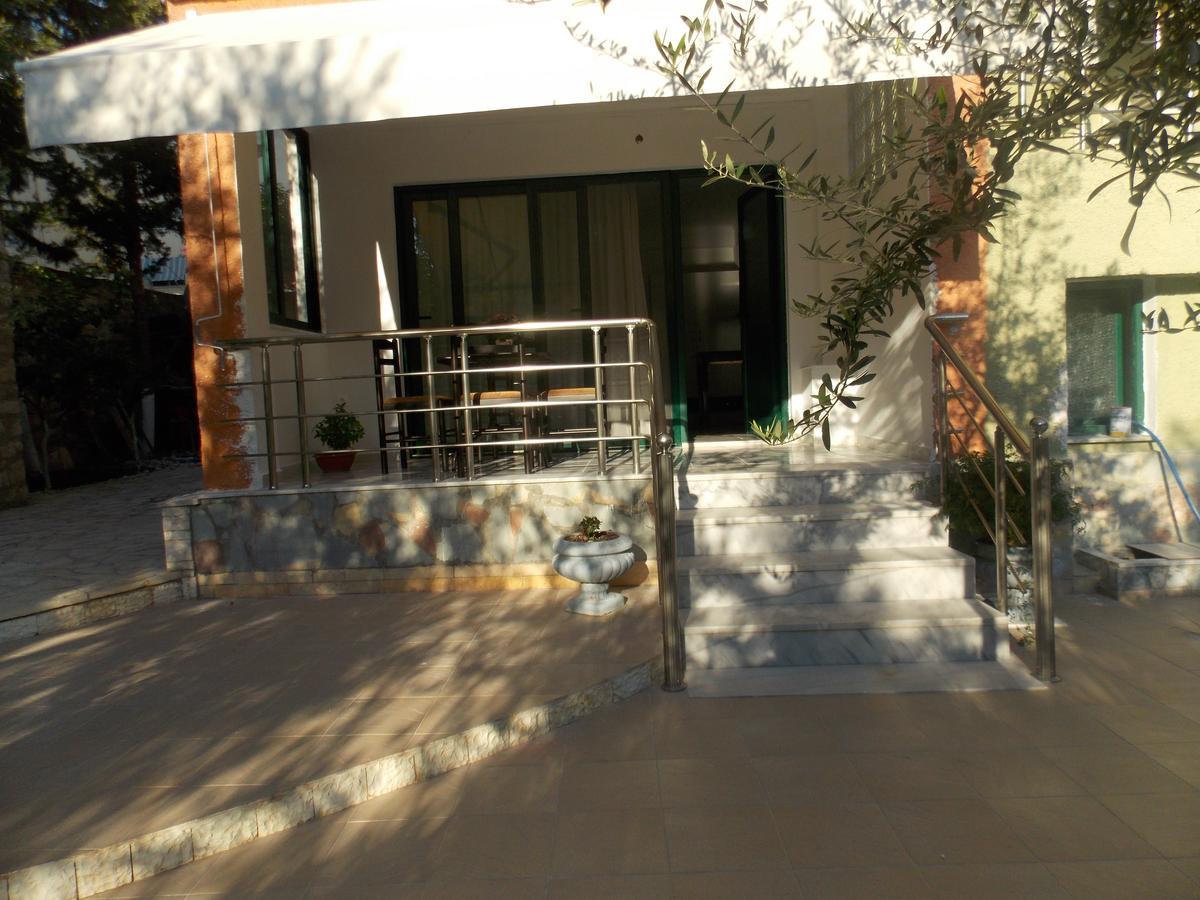 Elvin Apartments Sarande Bagian luar foto