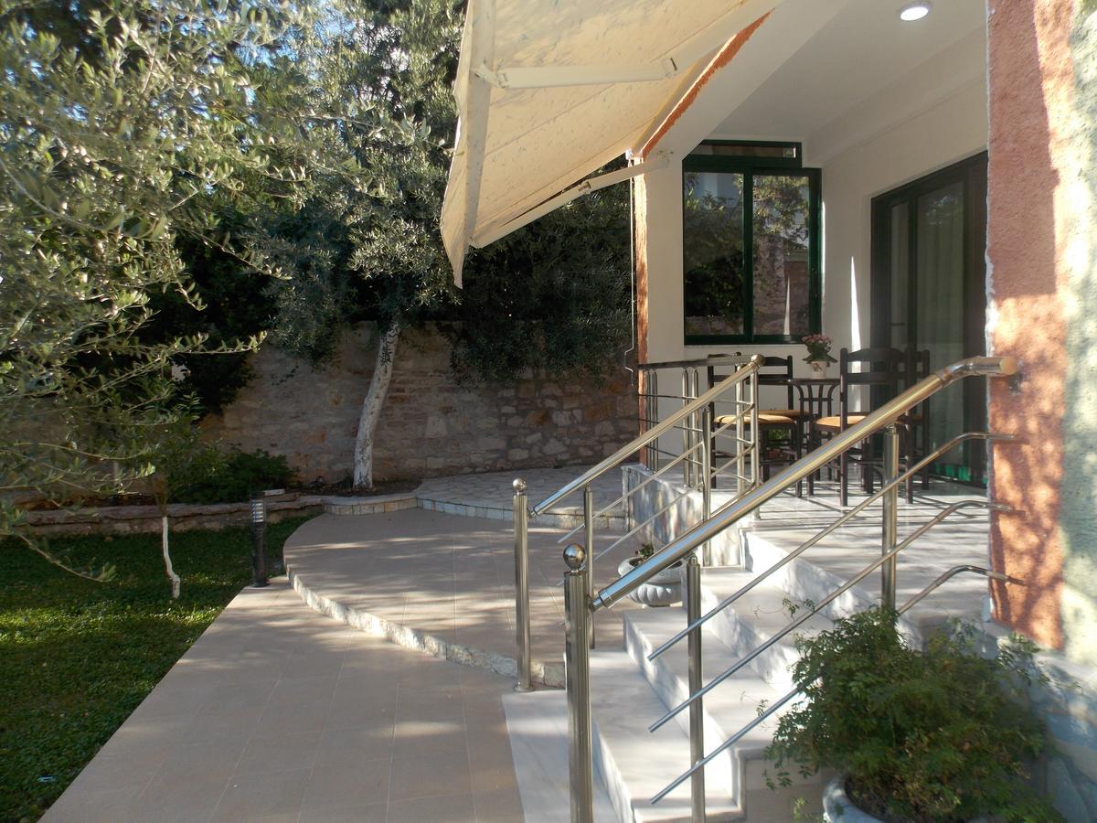 Elvin Apartments Sarande Bagian luar foto