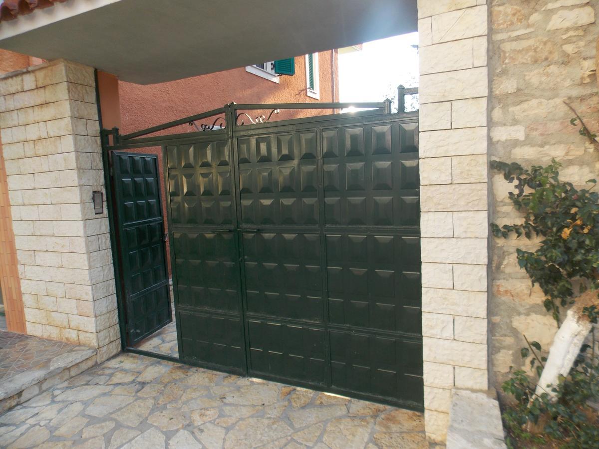 Elvin Apartments Sarande Bagian luar foto