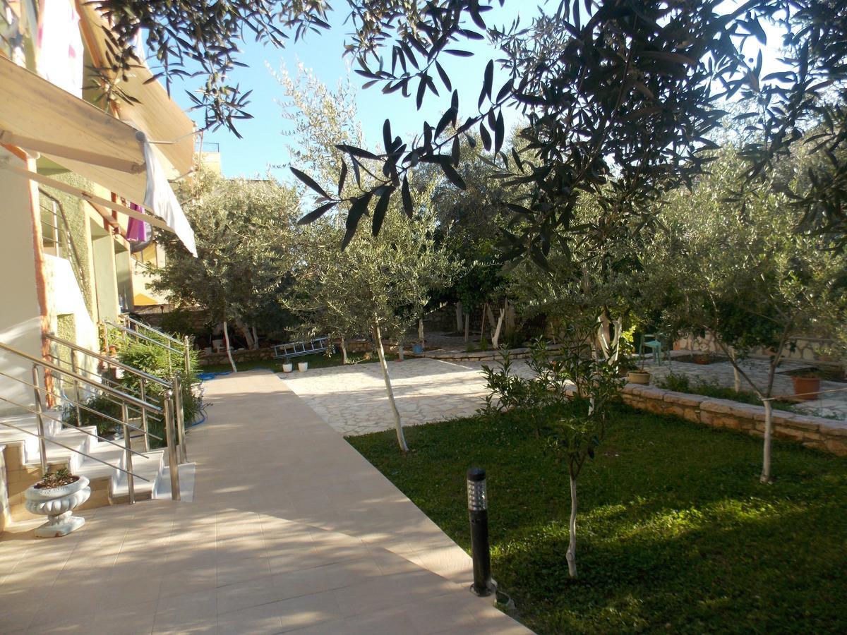 Elvin Apartments Sarande Bagian luar foto